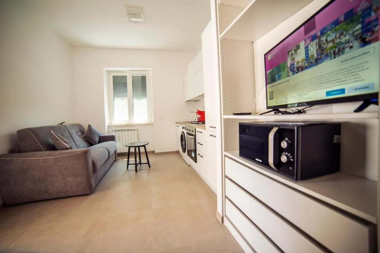 White Veio Lodge Rome 0*,
