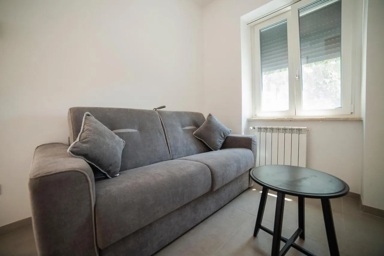 White Veio Lodge Rome Apartment